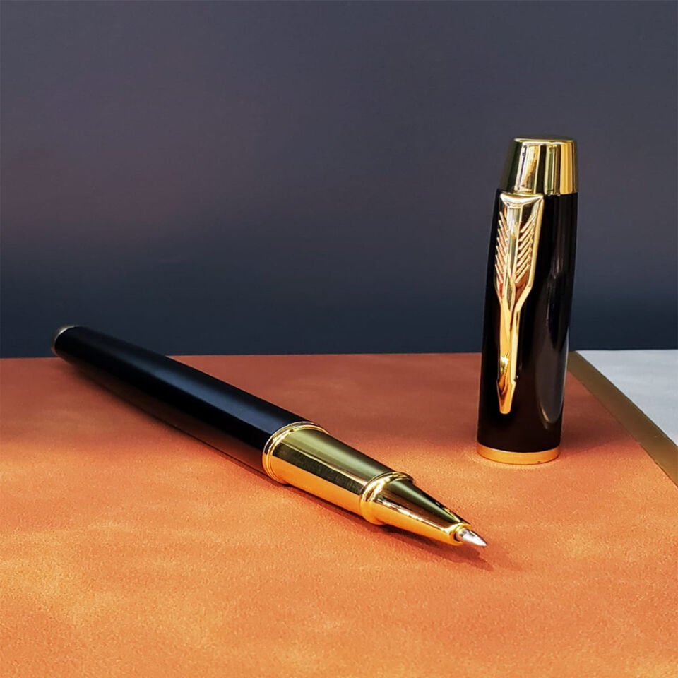 Siyah Gold Detaylı Termo Deri Defter Ve Metal Roller Kalem Hediye Seti