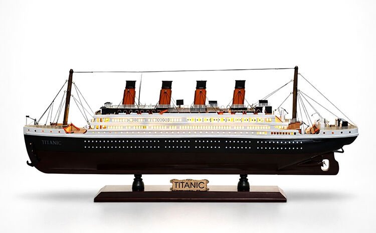 Özel Tasarım Ahşap Işıklı Titanik Gemi - Model 2