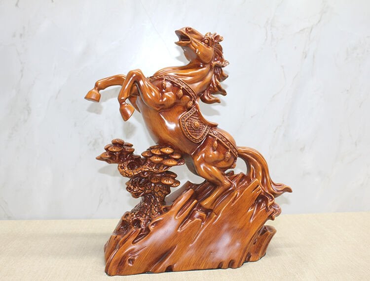 Polyester Şahlanmış At Figürü