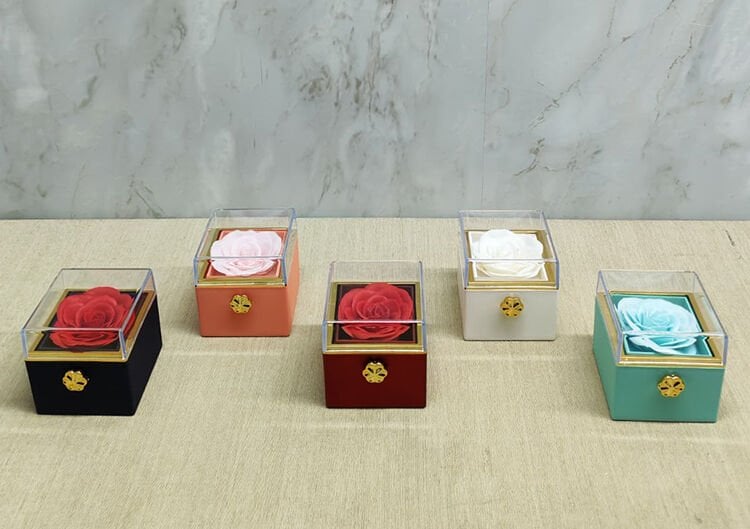 Romantik Gül Yüzük Kutusu Kare