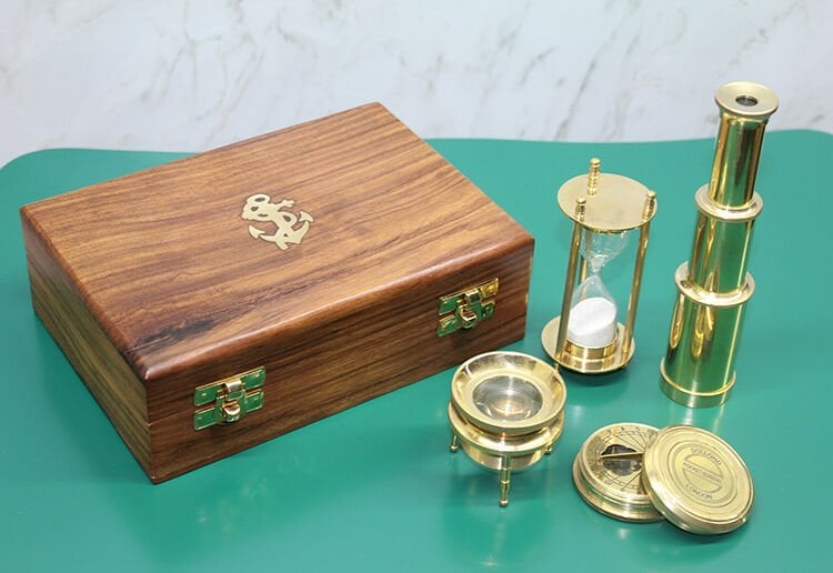 Ahşap Kutulu Dürbün, Kum Saati, Büyüteç, Pusula Seti