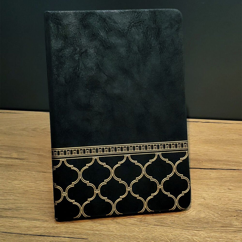 Gold İşlemeli Siyah Deri Defter