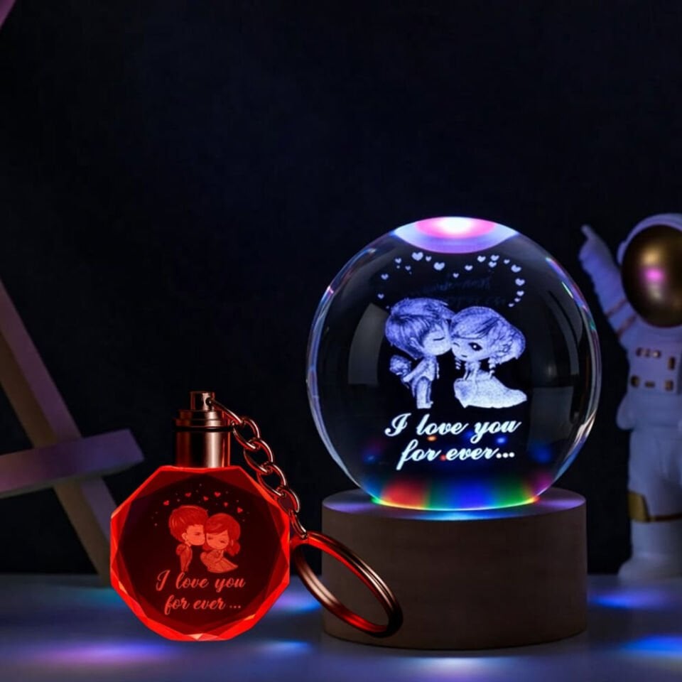 Sevgililer Temalı Işıklı Cam Küre Ve Işıklı Kristal Anahtarlık Hediye Seti