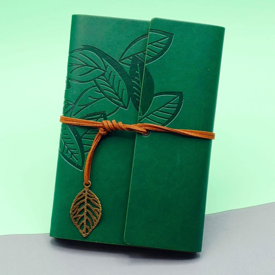 Yeşil Yaprak Desenli Deri Defter