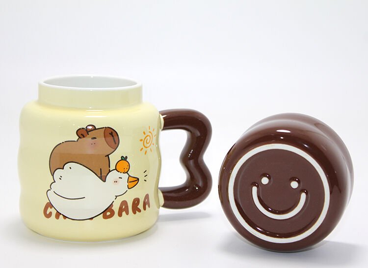 Capybara Tasarımlı Isı Muhafazalı Kapaklı Porselen Bardak