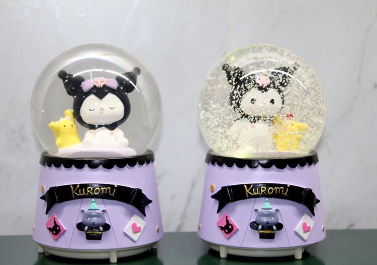 Kuromi İçi Dönmeli Püskürtmeli Işıklı Müzikli Kar Küresi Büyük Boy Model 2