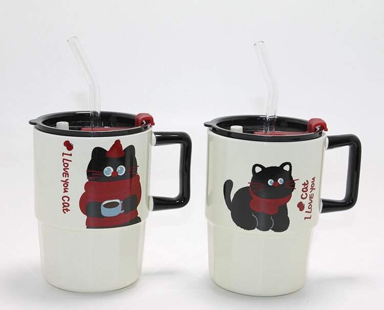 Sevimli Şaşkın Kedi Figürlü Pipetli Kapaklı Porselen Kupa Bardak