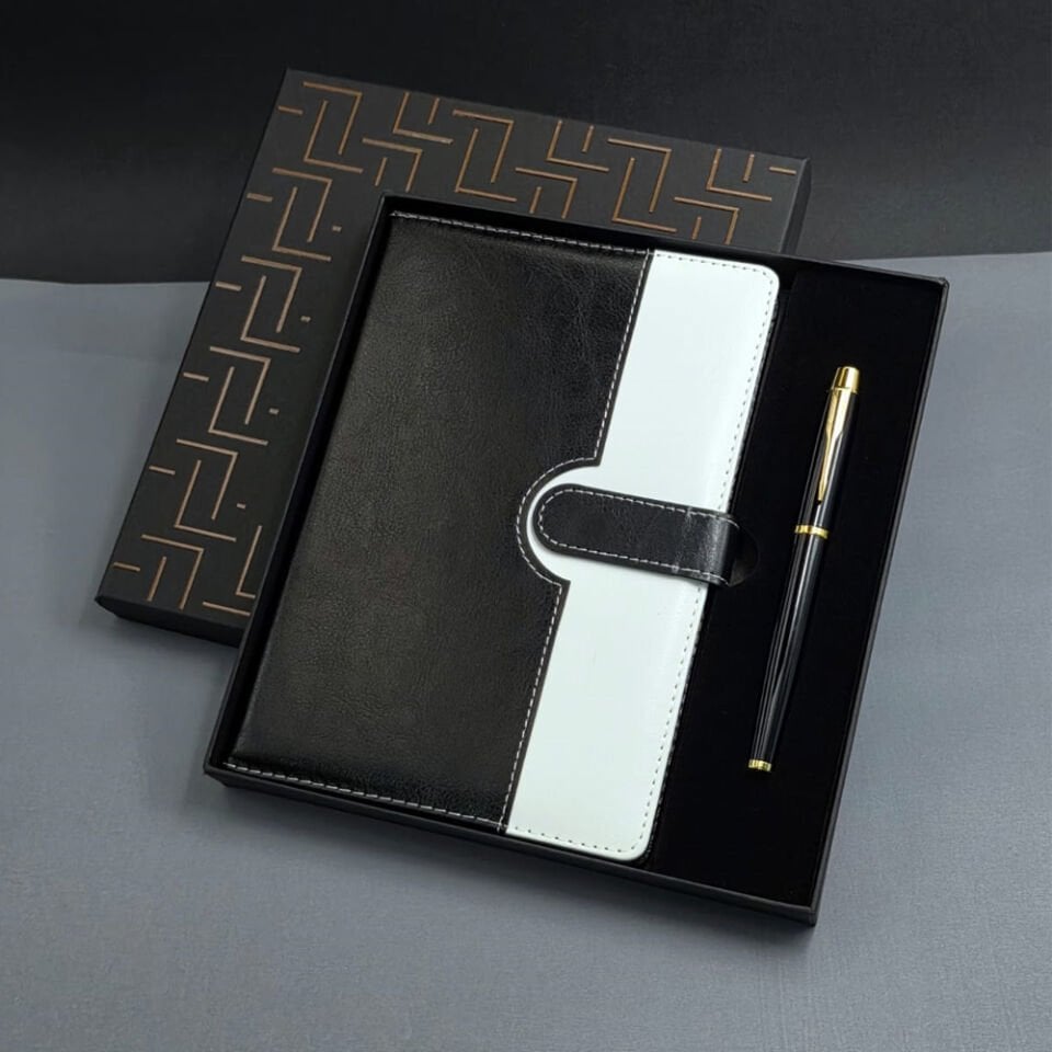 Siyah Beyaz Renkli Tarihsiz Ajanda Defter Ve Metal Roller Kalem Seti
